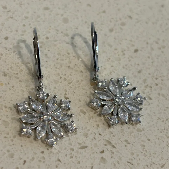 925 Sterling Silver Snowflake Earrings for Women Dangle Earrings Cubic Zirconia - Picture 2 of 7